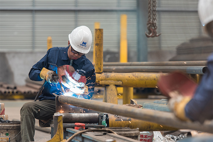 安达网架焊接车间